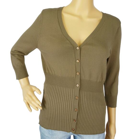 2/$15 Gap V-Neck Sweater Olive Green Button Front Knit 3/4 Sleeve Size S - Picture 2 of 8